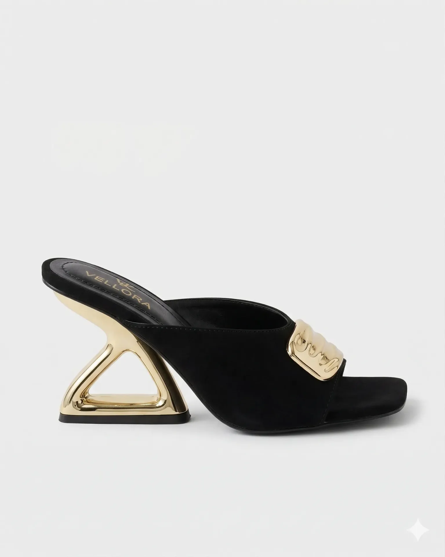 Tamanco Broche Quadrado Salto Vazado