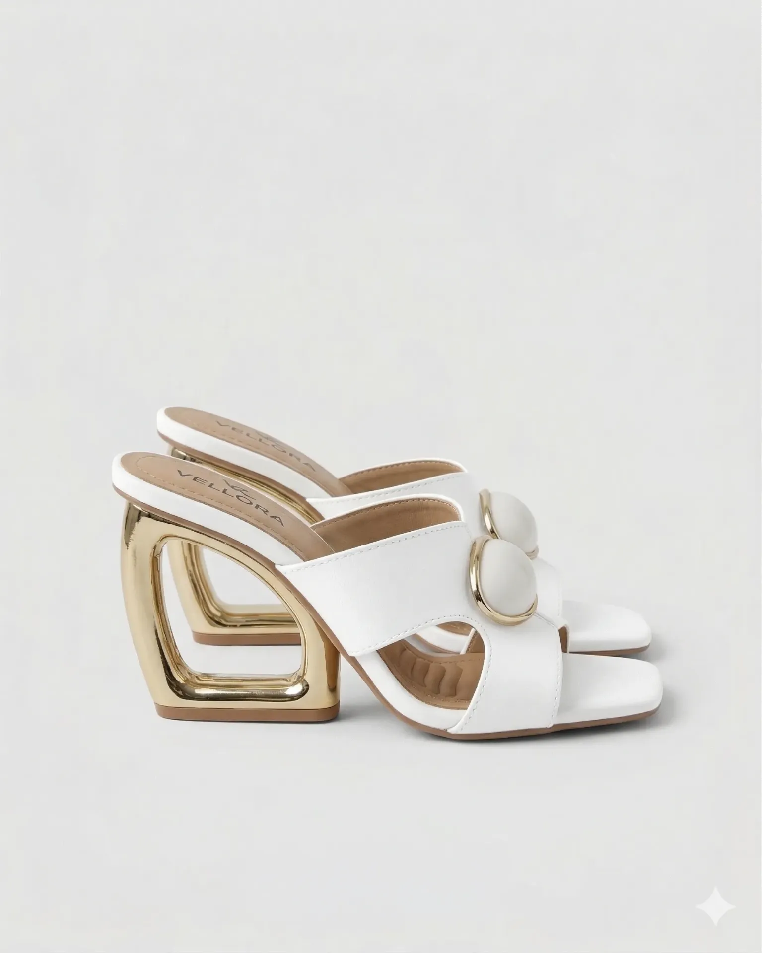 Tamanco Broche Oval de Salto Vazado